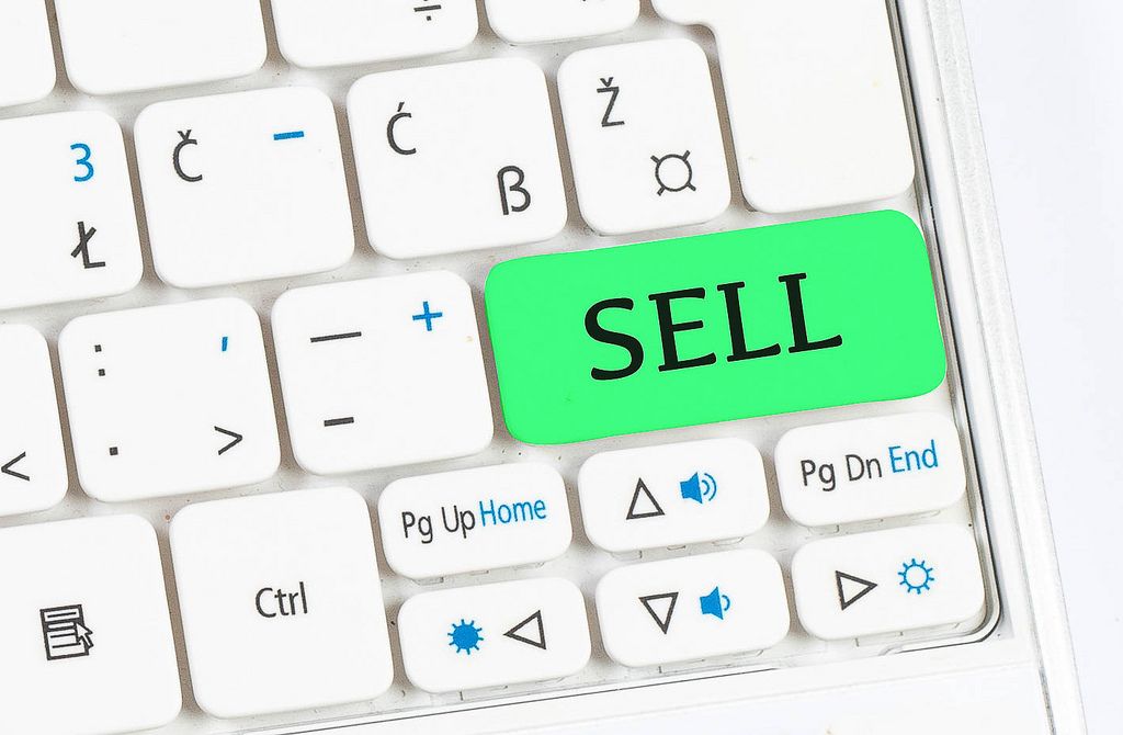 Computer keyboard with a Dollar button concept - Creative Commons Bilder Computer keyboard with a Dollar button concept - Creative Commons Bilder